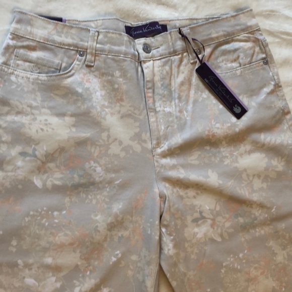 NWT Gloria Vanderbilt slimming jean classic rise - Picture 3 of 8